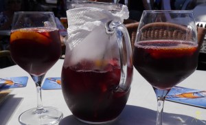 I oczywiście mocno owocowa, letnia Sangria